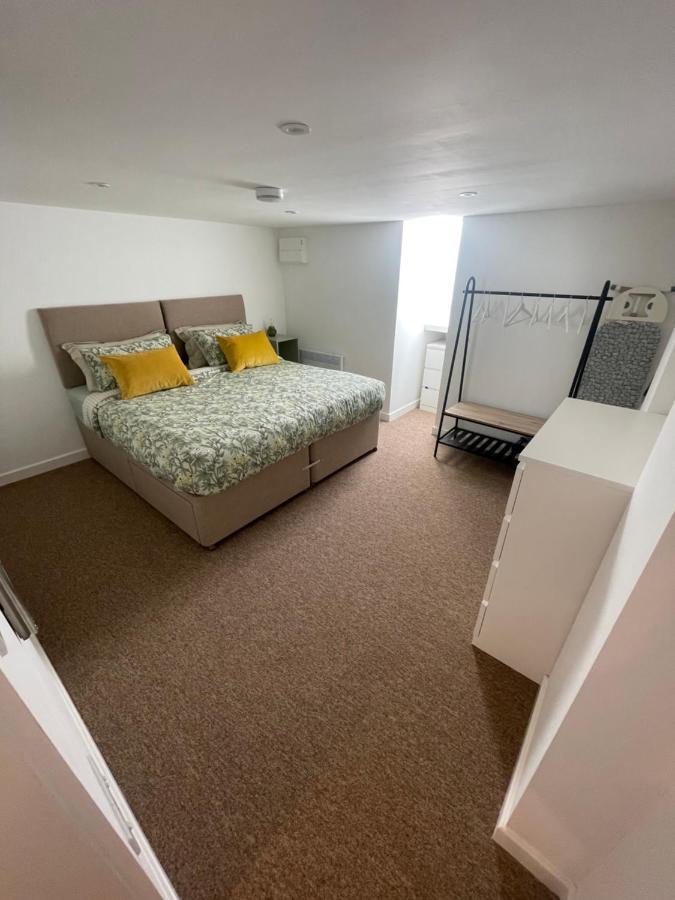 Quaint Central Basement Apartment Hereford Exterior foto